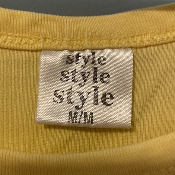 👕2/14$👕Women’s Style Style Style Tank Top size medium - Picture 3 of 3